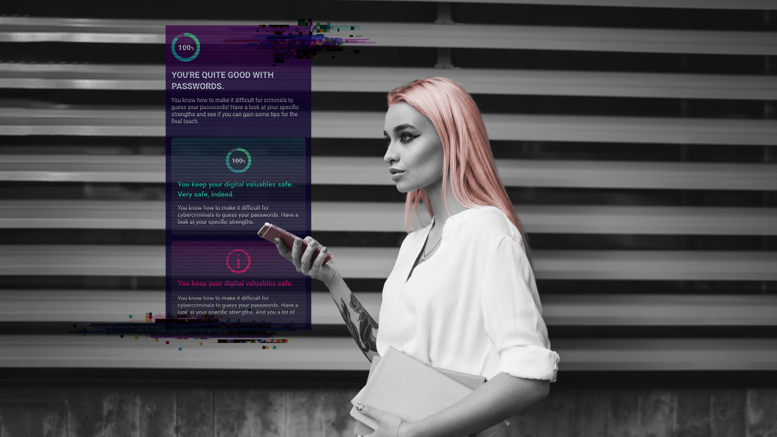 Junge Frau benutzt den Cyber Crime Readiness Check